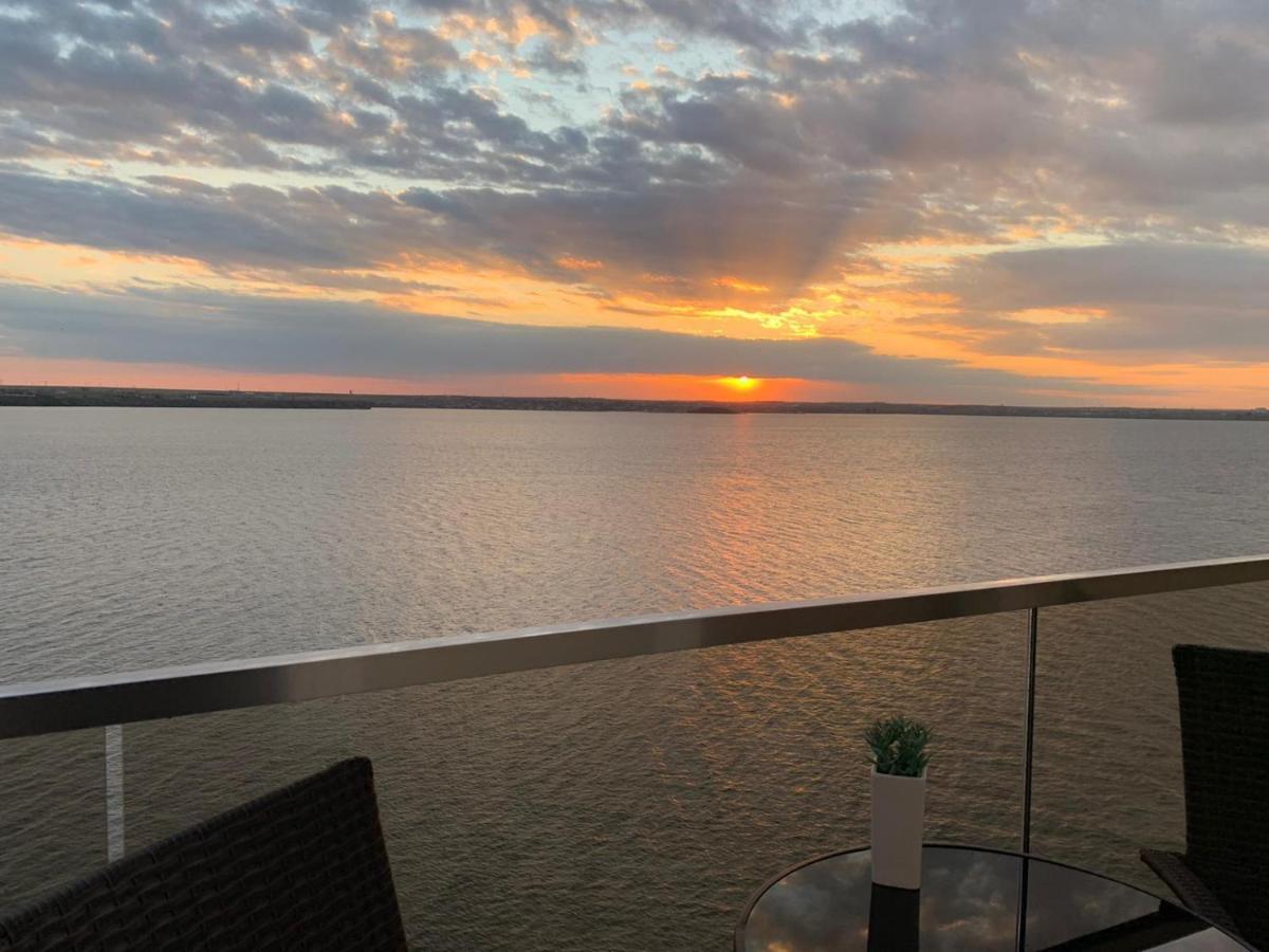 Apartment Sunset Lake View Mamaja Zewnętrze zdjęcie